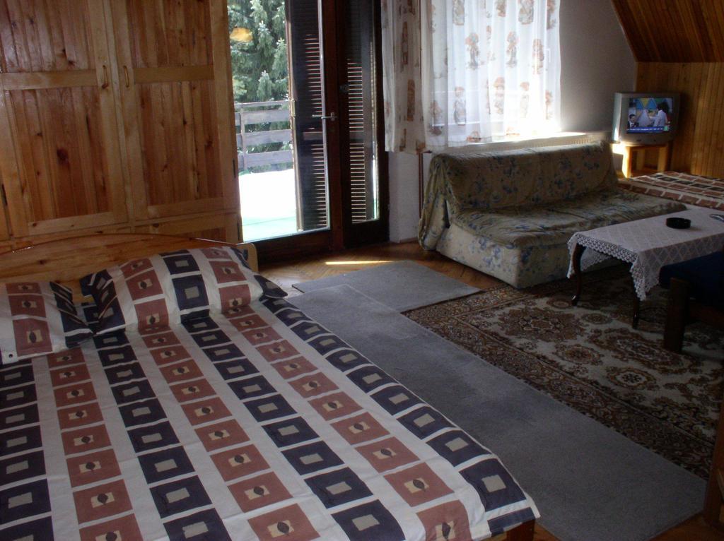 Apartmani U Borovoj Sumi Ζλάτιμπορ Δωμάτιο φωτογραφία