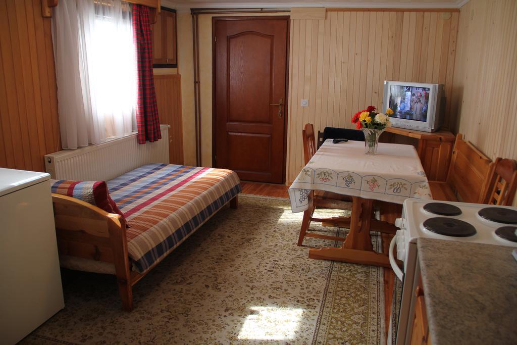 Apartmani U Borovoj Sumi Ζλάτιμπορ Δωμάτιο φωτογραφία