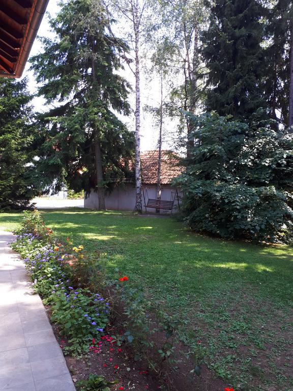Apartmani U Borovoj Sumi Ζλάτιμπορ Εξωτερικό φωτογραφία